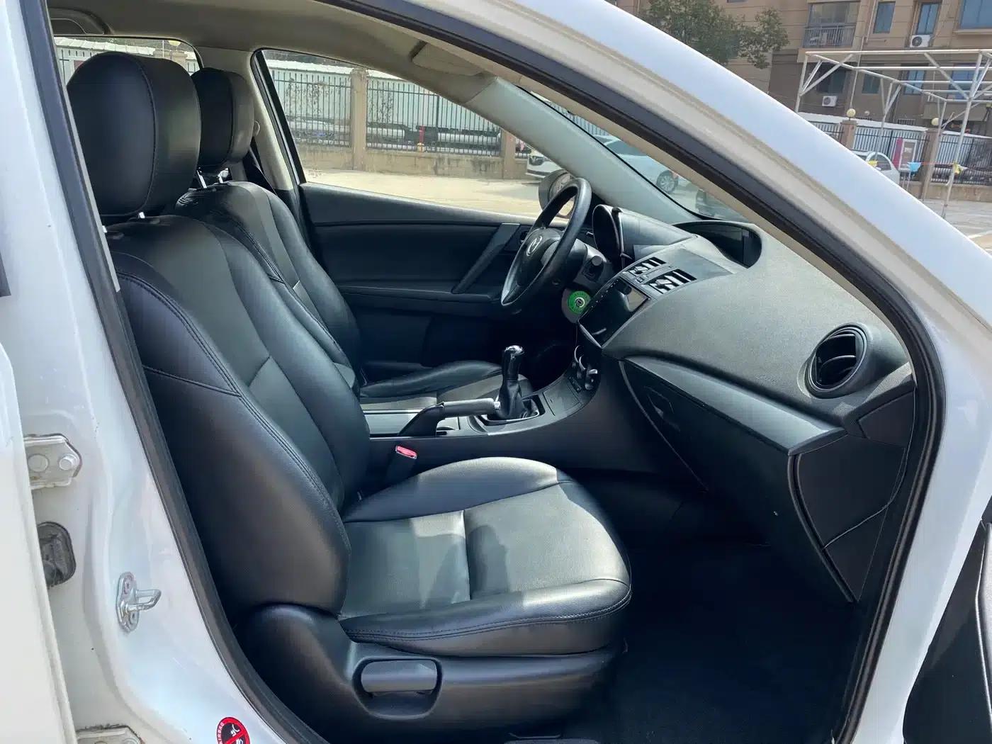 Mazda3 Axela 2012 Hatchback 1.6L Manual Comfort — миниатюра 13