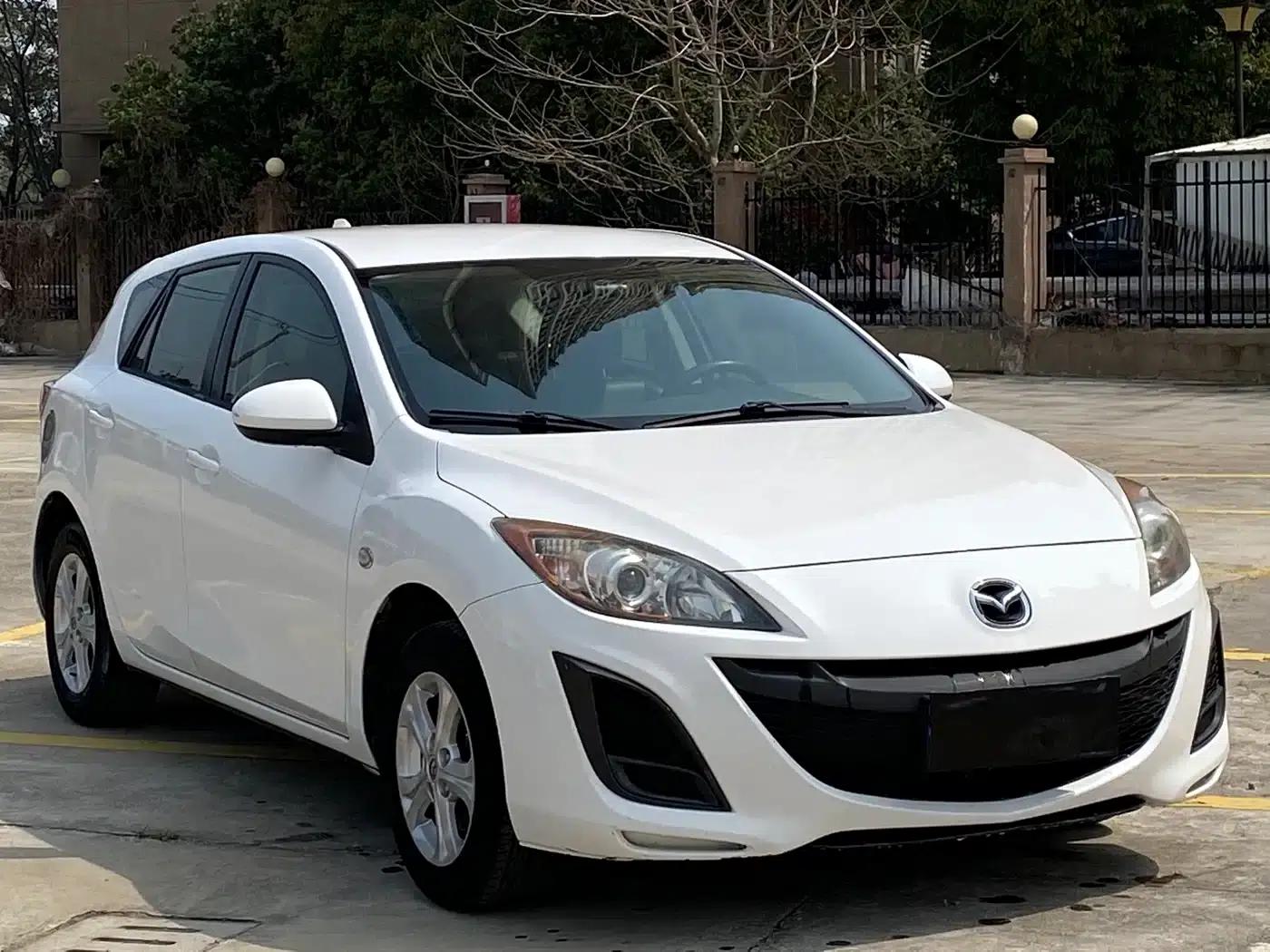 Mazda3 Axela 2012 Hatchback 1.6L Manual Comfort — миниатюра 3