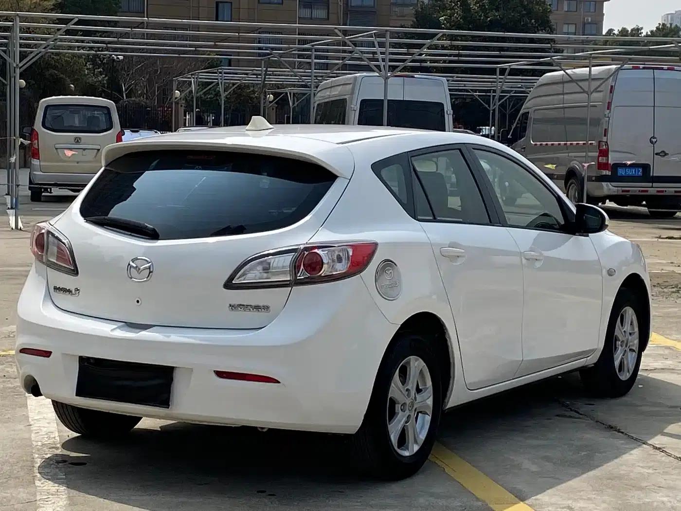Mazda3 Axela 2012 Hatchback 1.6L Manual Comfort — миниатюра 7