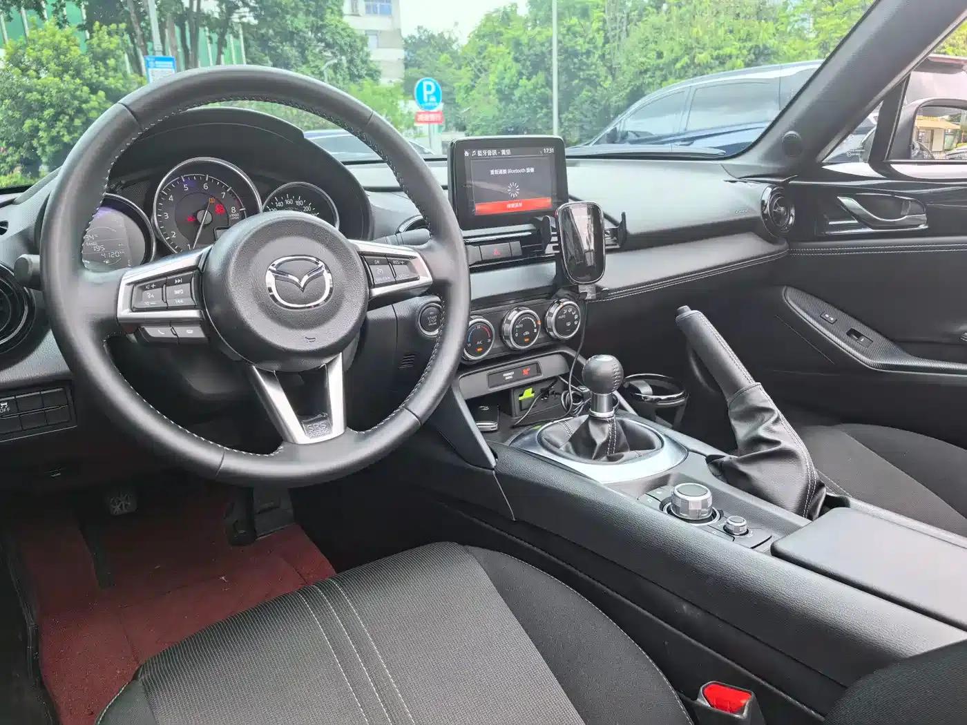 Mazda MX-5 2023 2.0L Manual — миниатюра 4