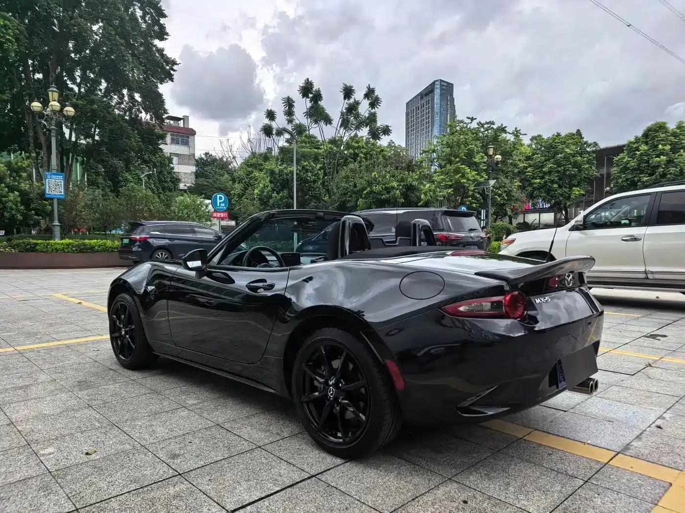 Mazda MX-5 2023 2.0L Manual — миниатюра 8
