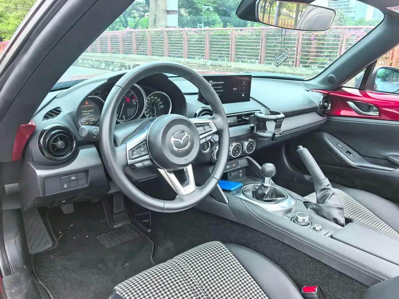 Mazda MX-5 2025 2.0L Manual — миниатюра 5
