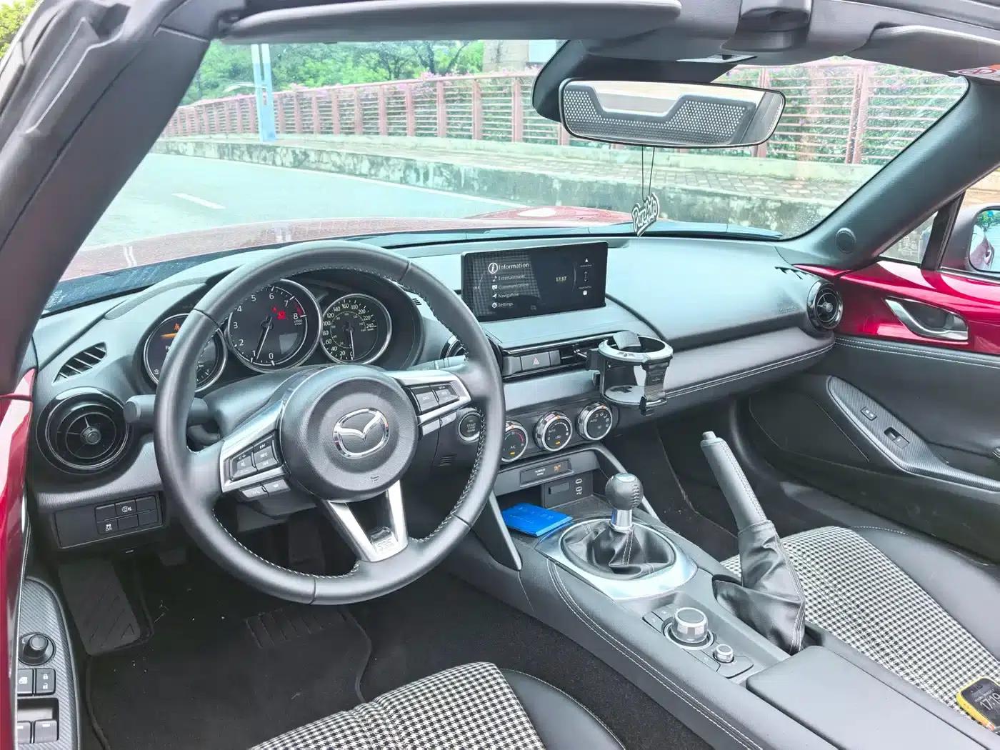 Mazda MX-5 2025 2.0L Manual — миниатюра 8