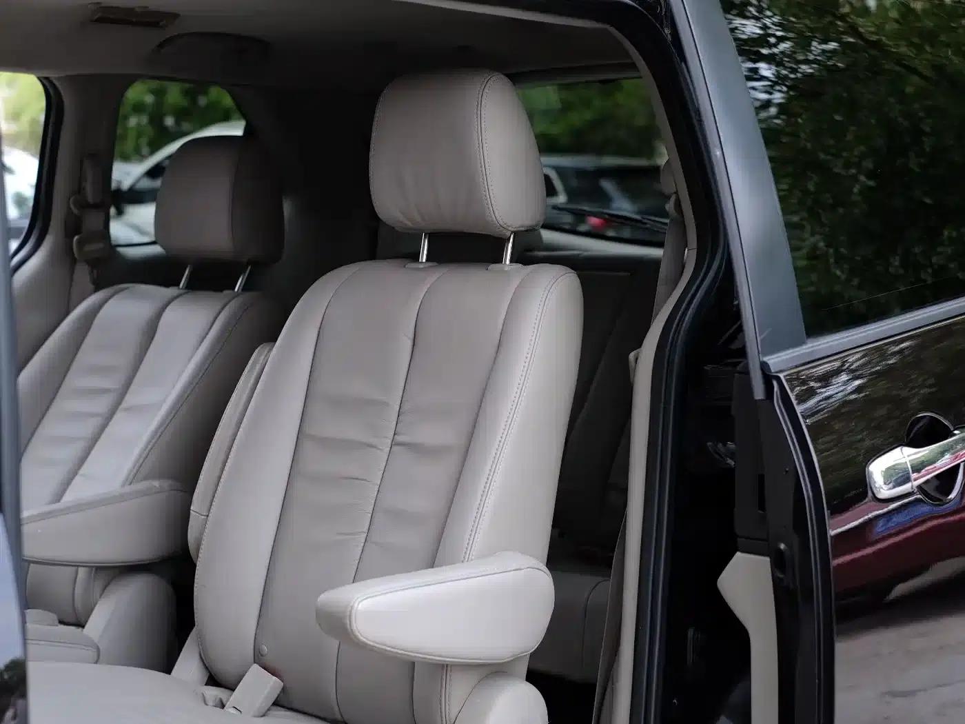 Mazda 8 2011 2.3L Premium Edition — миниатюра 21