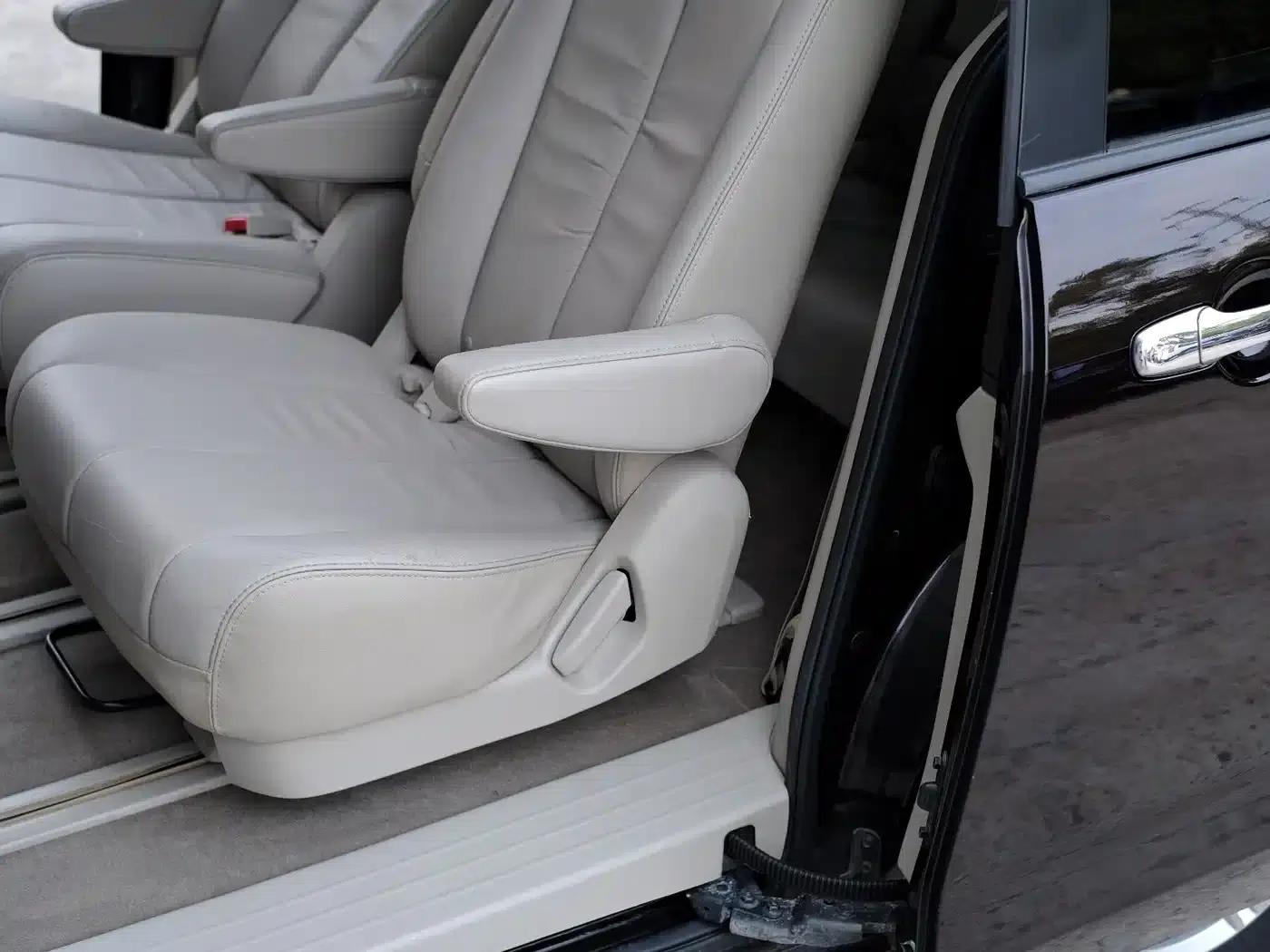 Mazda 8 2011 2.3L Premium Edition — миниатюра 25