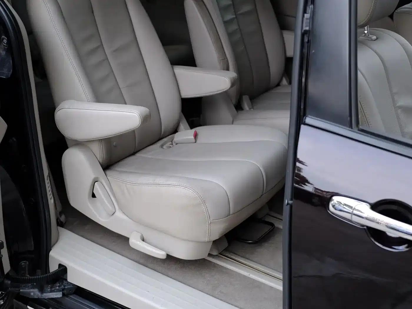Mazda 8 2011 2.3L Premium Edition — миниатюра 43