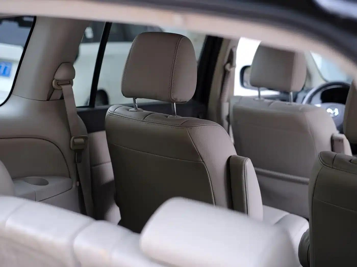 Mazda 8 2011 2.3L Premium Edition — миниатюра 44
