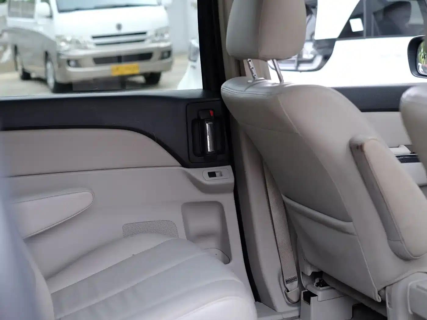 Mazda 8 2011 2.3L Premium Edition — миниатюра 53