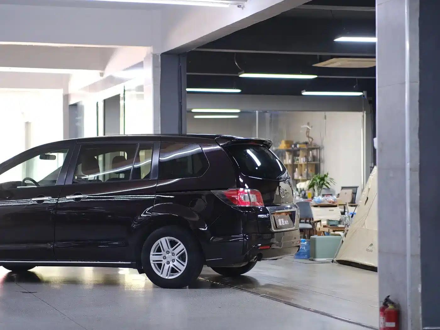 Mazda 8 2011 2.3L Premium Edition — миниатюра 10