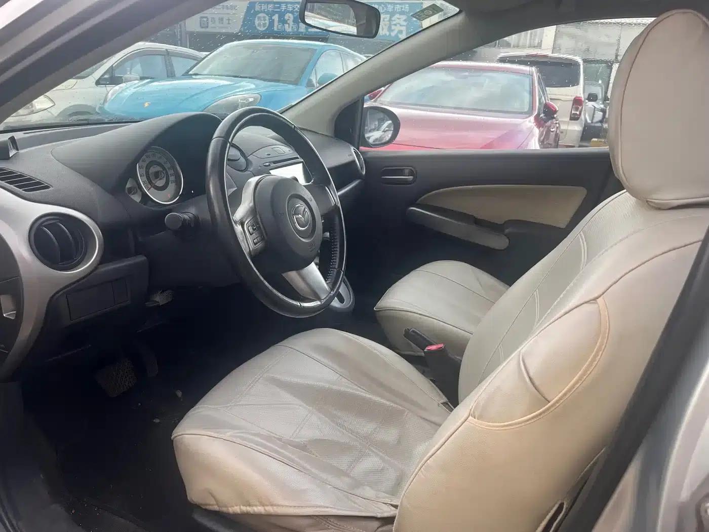 Mazda2 2009 1.5L Automatic Value Edition — миниатюра 4