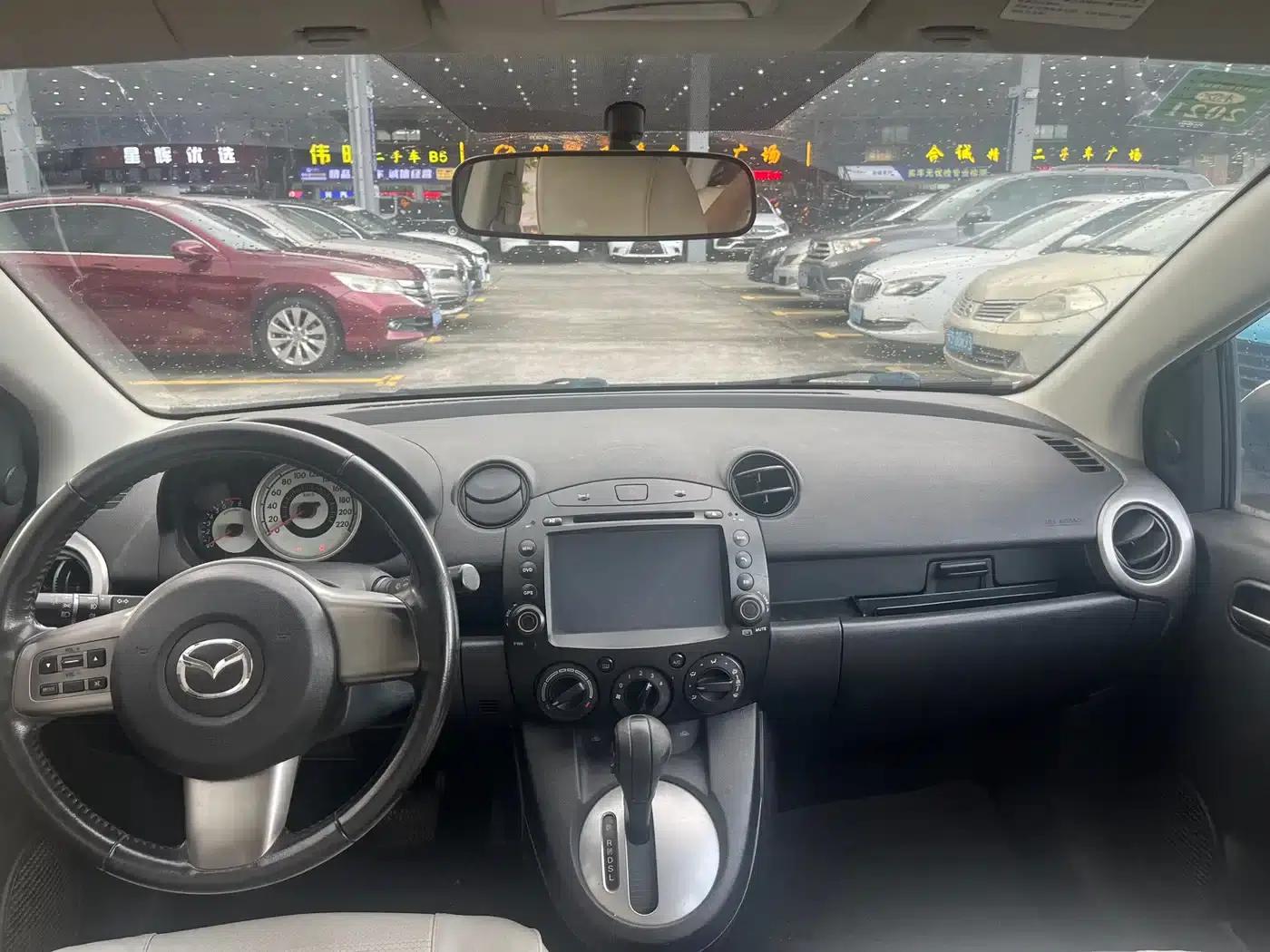 Mazda2 2009 1.5L Automatic Value Edition — миниатюра 6