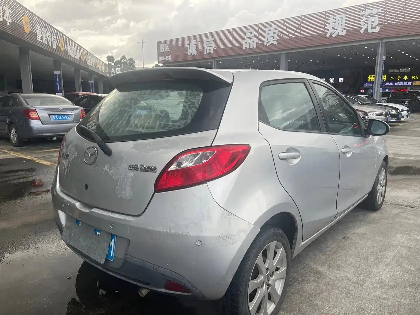 Mazda2 2009 1.5L Automatic Value Edition — миниатюра 9