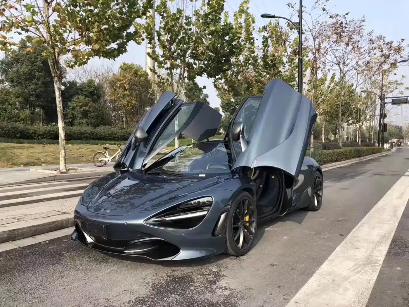 McLaren 720S 2019 4.0T Coupe — миниатюра 1