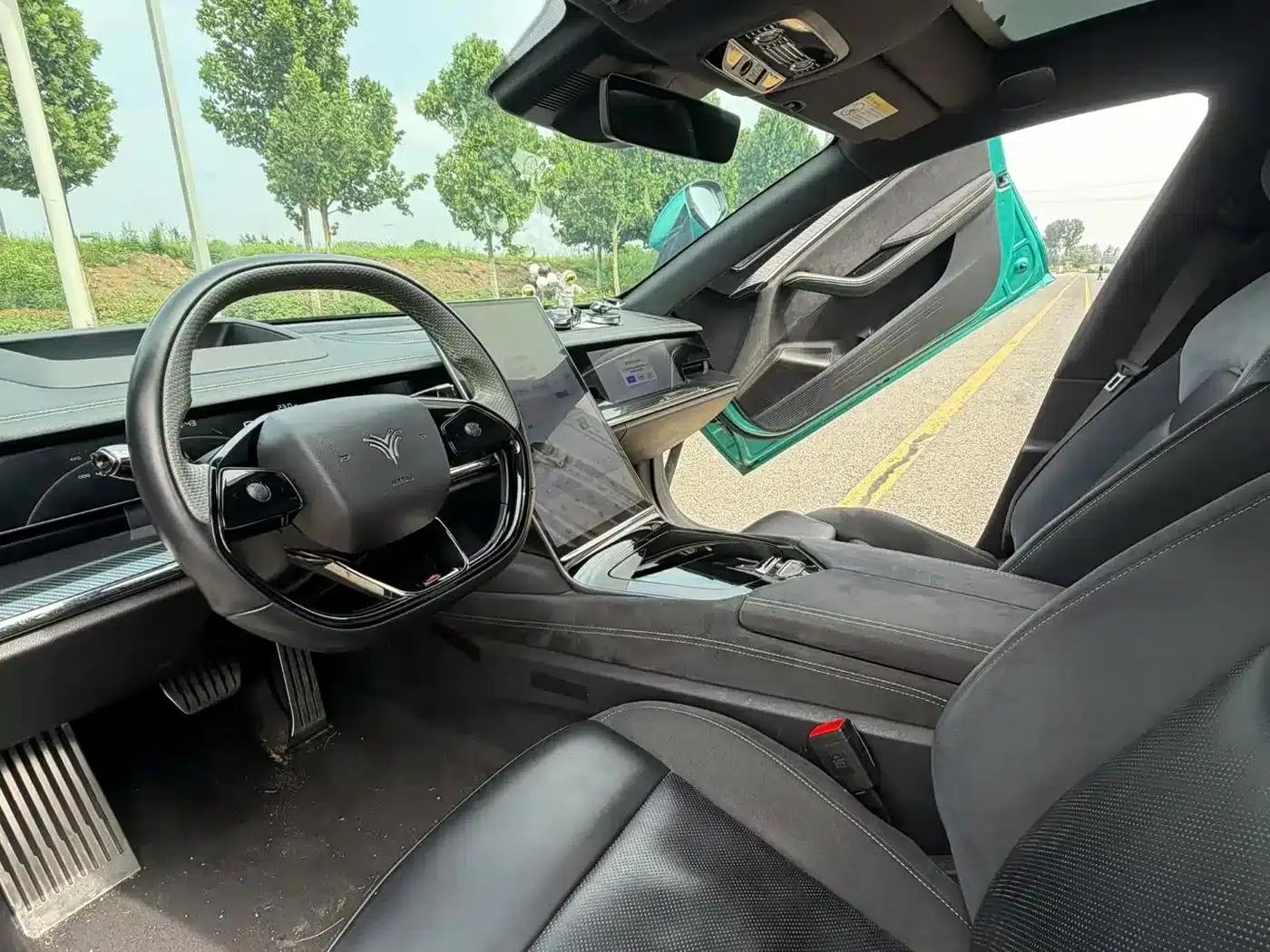 Nezha S 2022 Pure Electric 650km AWD Luxury Edition — миниатюра 4