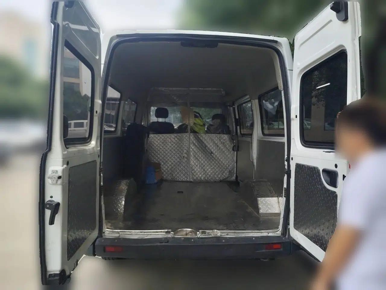SAIC MAXUS V80 RV SAIC Maxus V80 2.5T Classic AMT Aoyuntong‑upgraded Short‑Wheelbase Medium‑Roof 5‑Seater — миниатюра 19