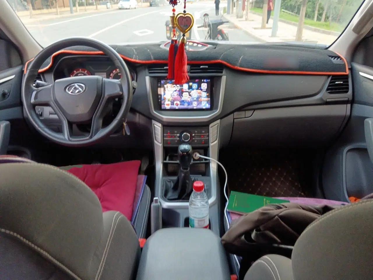 SAIC MAXUS T60 2019 2.4L Gasoline Manual Two-Wheel-Drive High-Ride Pioneer Edition Standard Cab — миниатюра 9