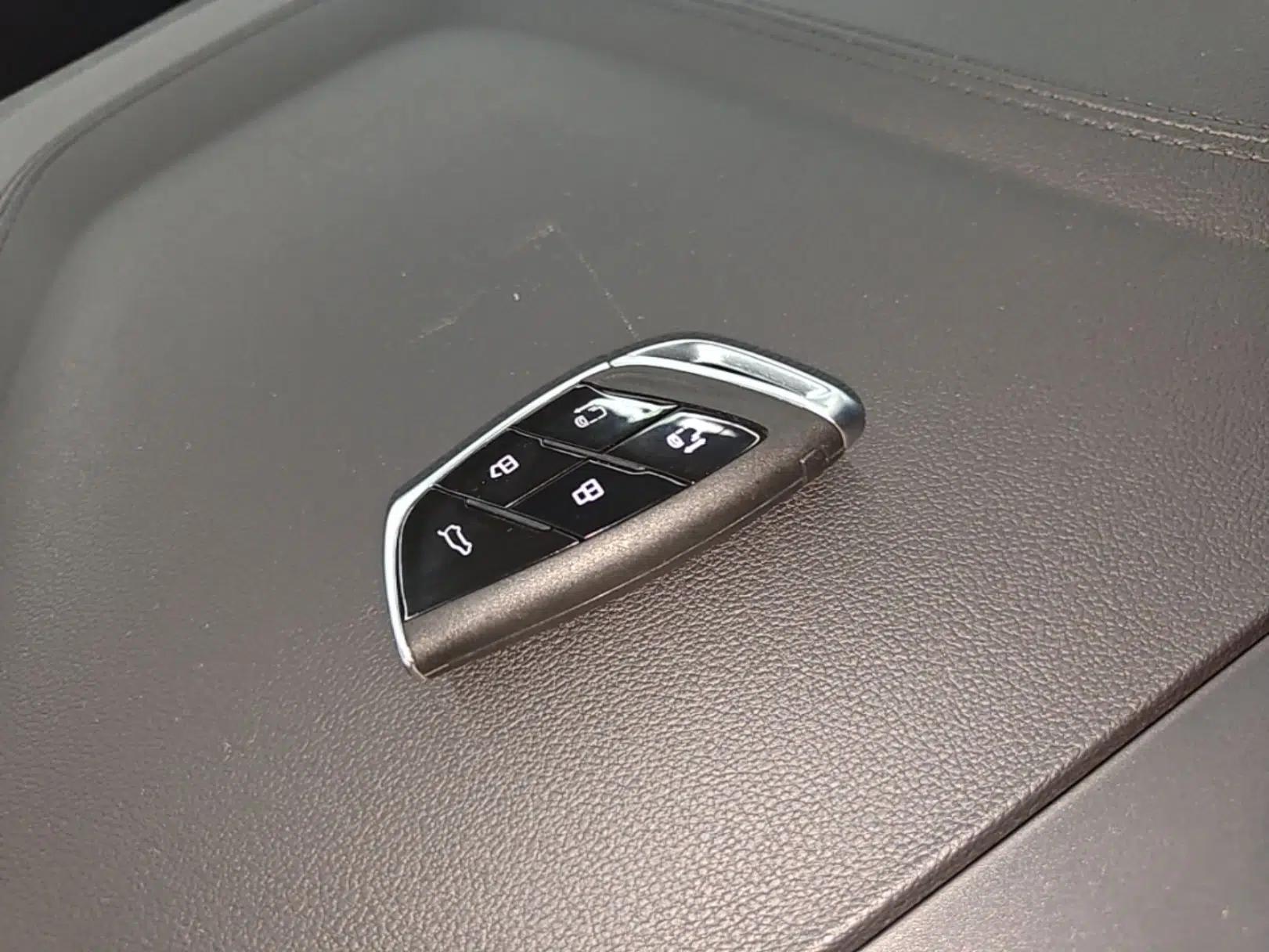 SAIC MAXUS Dajia 9 2022 Long-Range High-Mountain Six-Seater Version — миниатюра 28