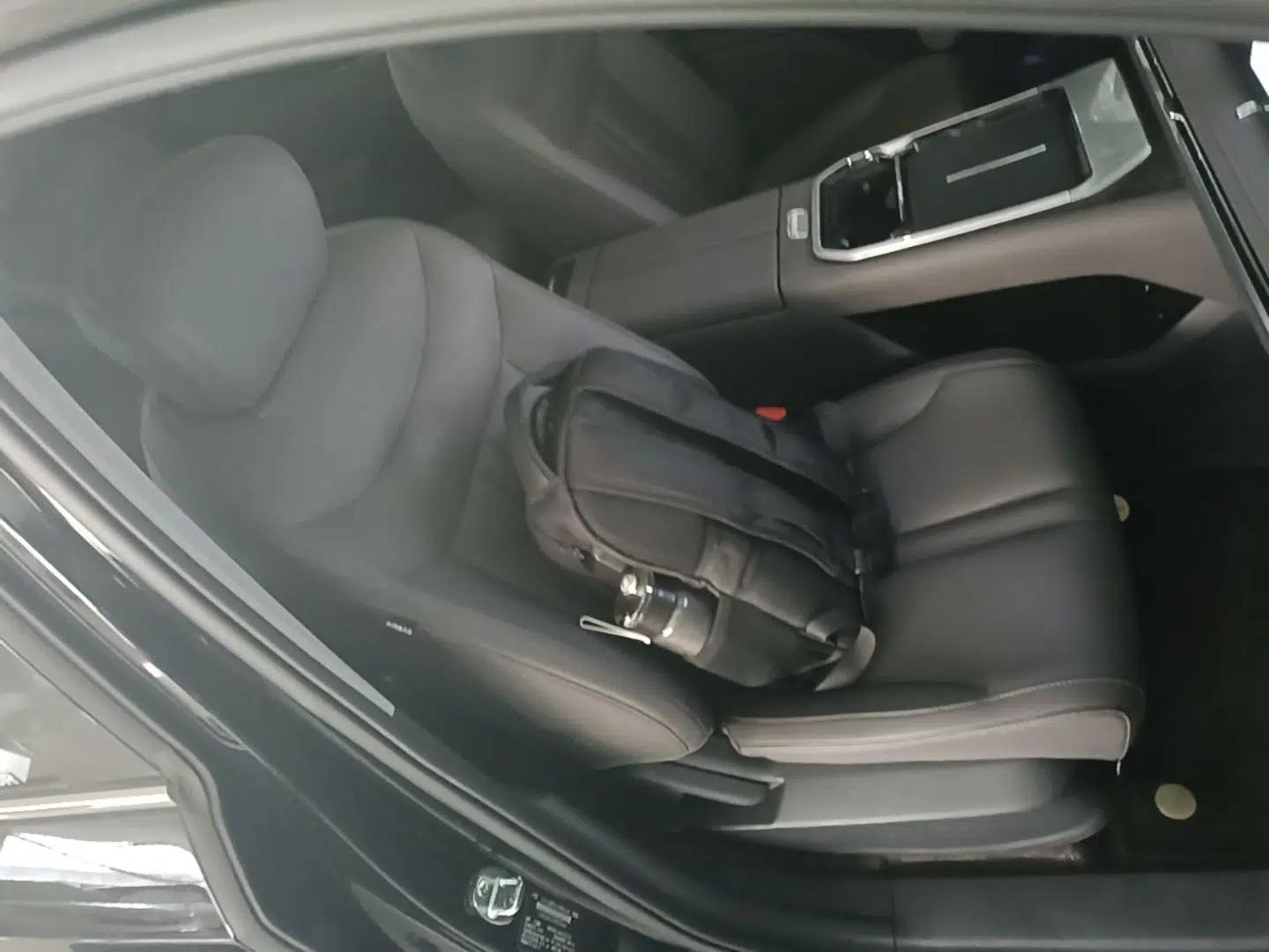 SAIC MAXUS G70 2024 2.0T Automatic Luxury Edition 7 Seats — миниатюра 19