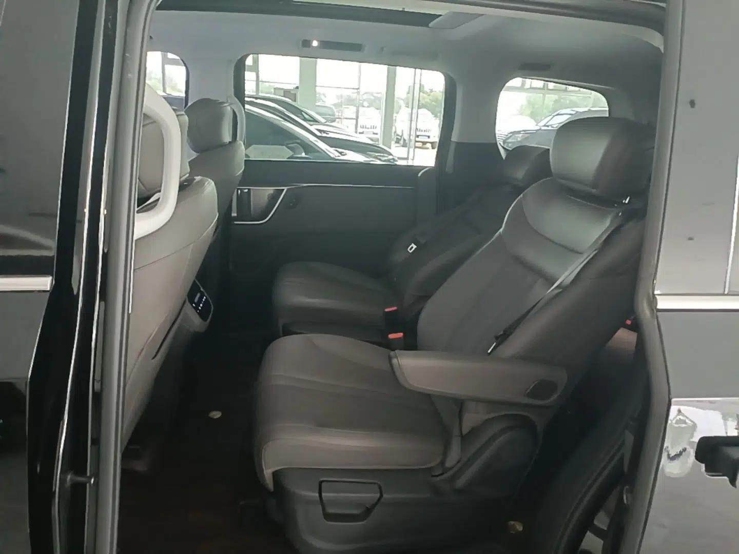 SAIC MAXUS G70 2024 2.0T Automatic Luxury Edition 7 Seats — миниатюра 20