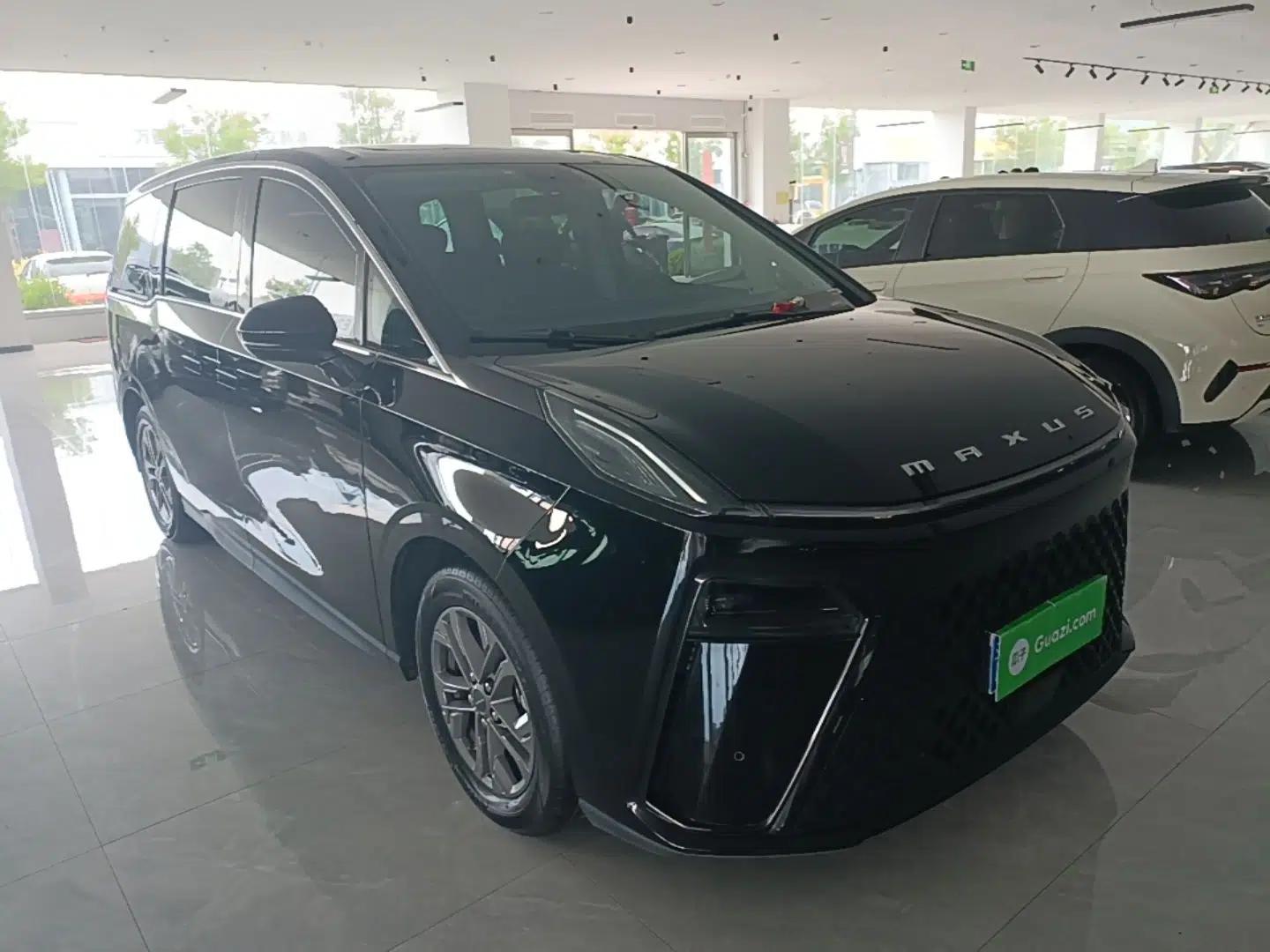 SAIC MAXUS G70 2024 2.0T Automatic Luxury Edition 7 Seats — миниатюра 3