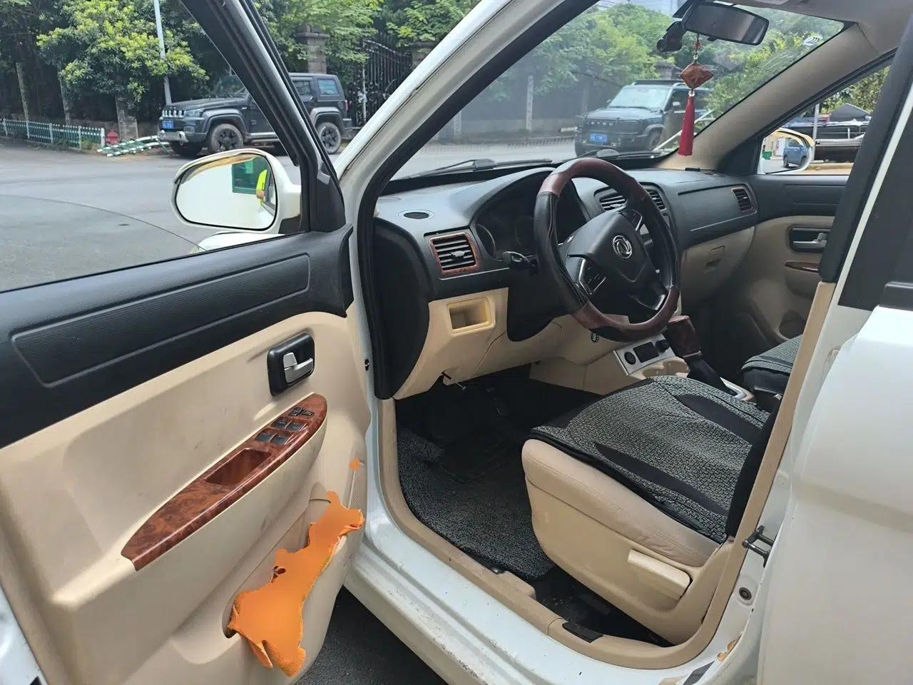 Dongfeng Fengon 330 2014 1.5L Manual Comfort Version DK15-02 — миниатюра 16