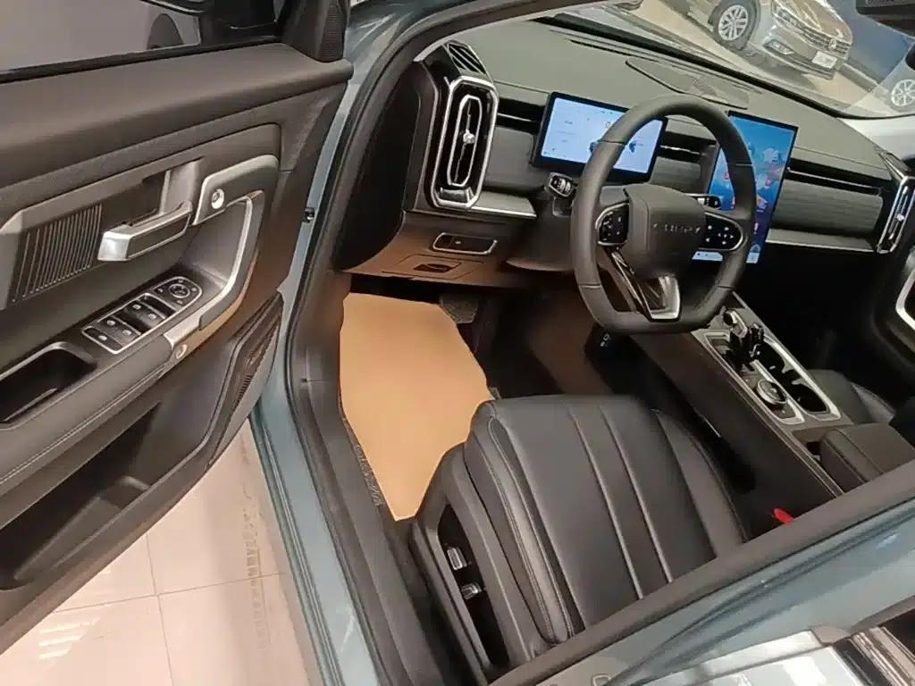 Explore 06 2023 Urban Edition 1.6T 2WD Comfort — миниатюра 16
