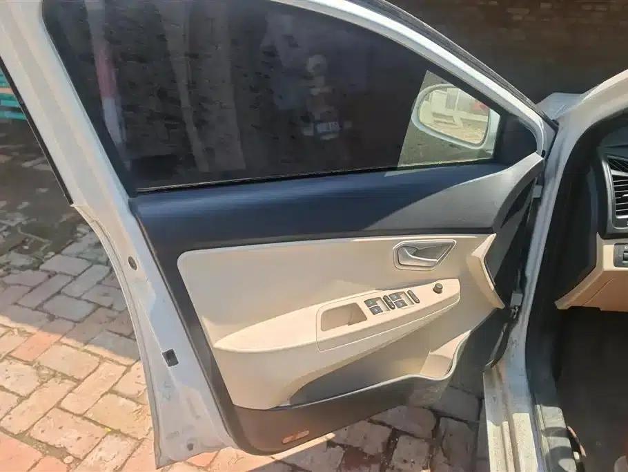 Fengyun 2 2016 1.5L Manual Value Edition — миниатюра 7