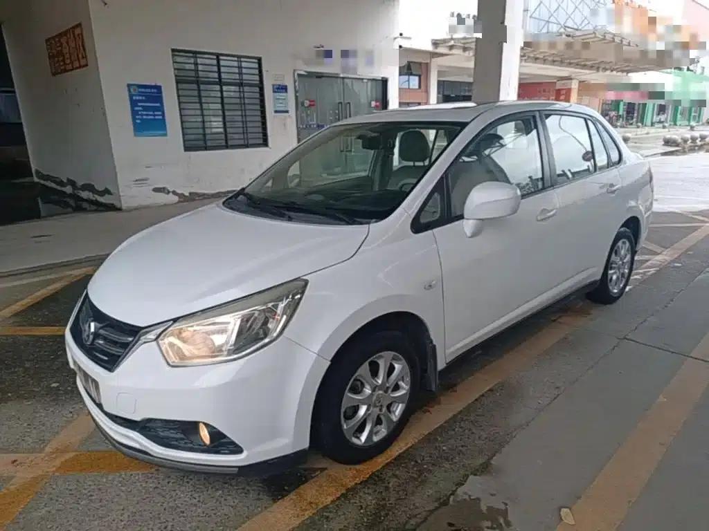 Venucia D50 2015 1.6L Manual Deluxe Edition — миниатюра 2