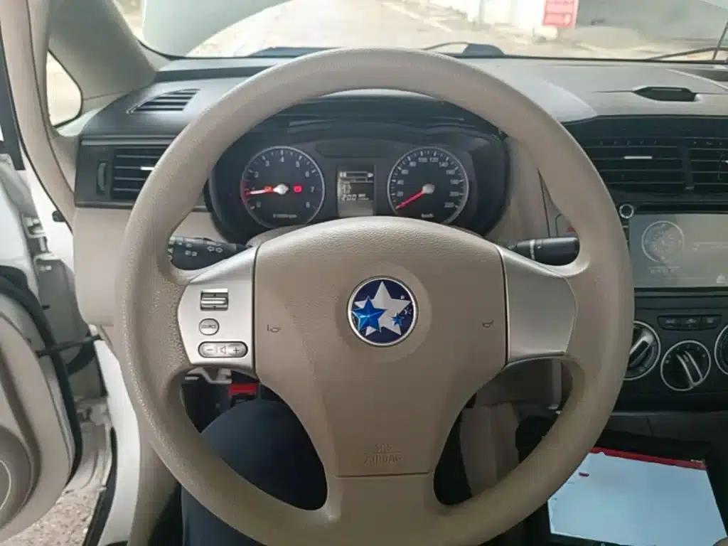 Venucia D50 2015 1.6L Manual Deluxe Edition — миниатюра 11