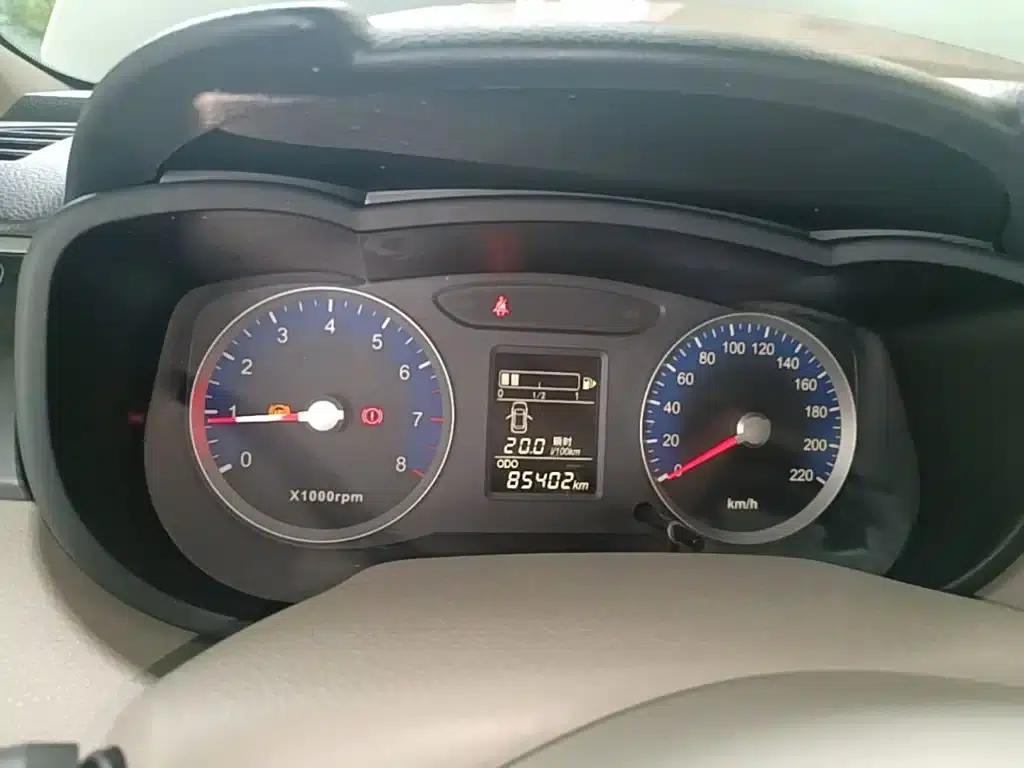 Venucia D50 2015 1.6L Manual Deluxe Edition — миниатюра 12