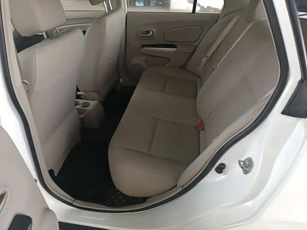 Venucia D50 2015 1.6L Manual Deluxe Edition — миниатюра 17