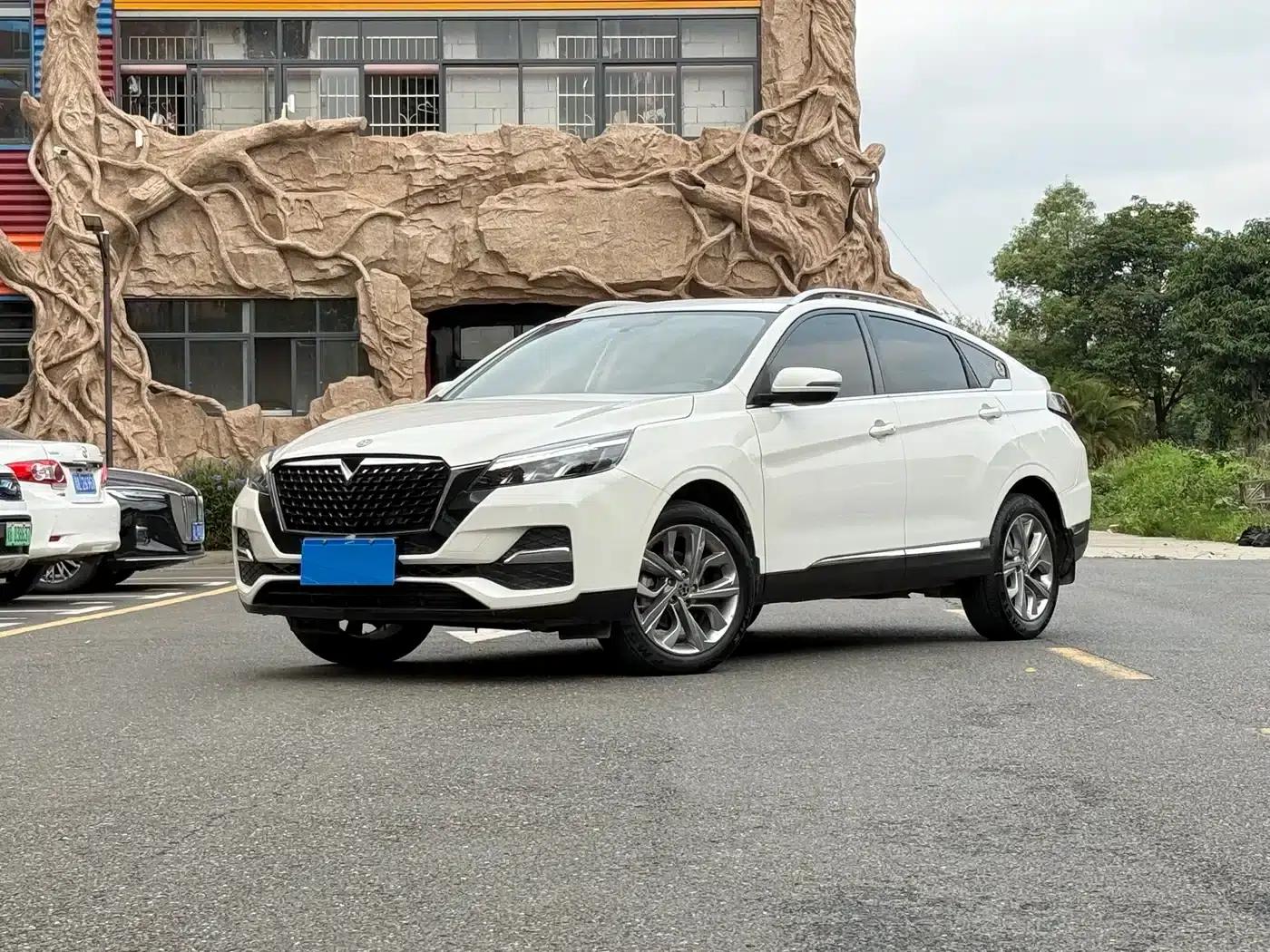 Venucia T90 2021 260T Mild Hybrid Automatic Intelligent Connectivity Edition — миниатюра 1