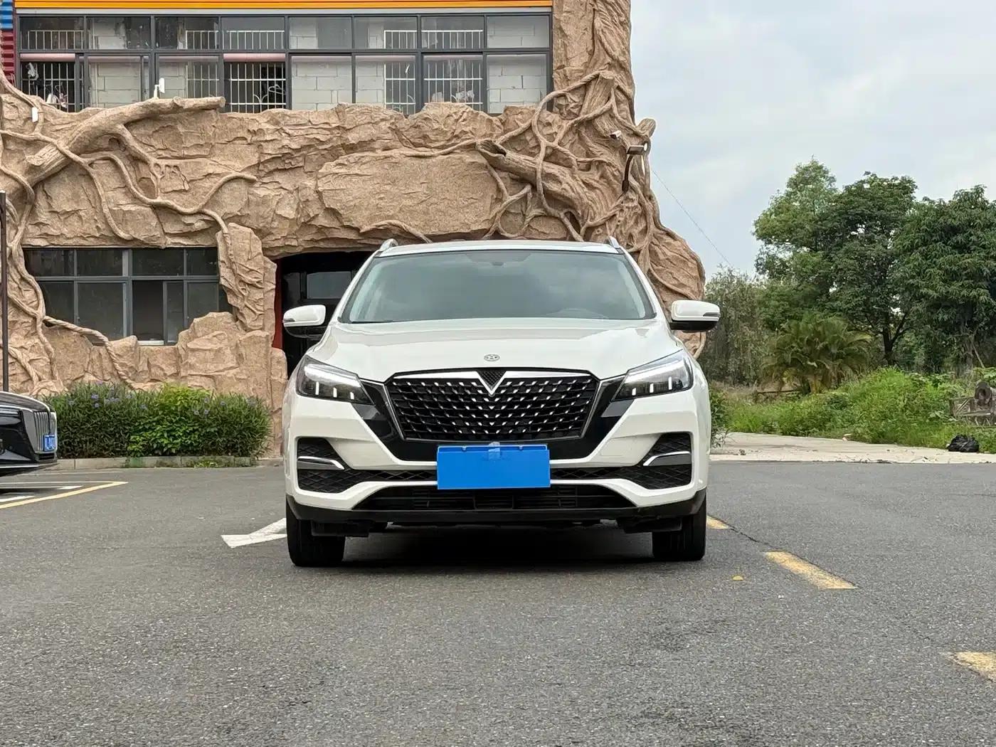 Venucia T90 2021 260T Mild Hybrid Automatic Intelligent Connectivity Edition — миниатюра 2