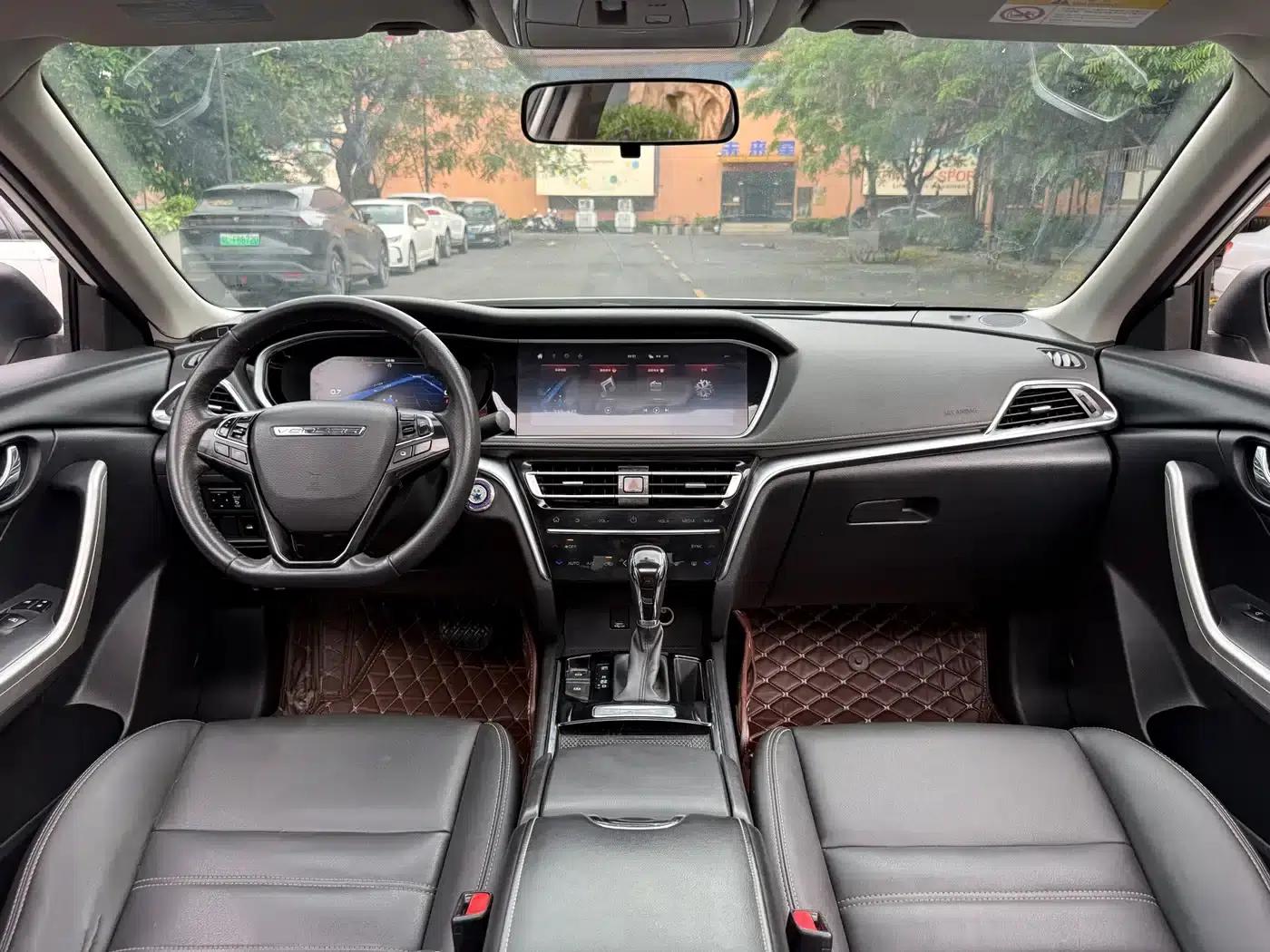 Venucia T90 2021 260T Mild Hybrid Automatic Intelligent Connectivity Edition — миниатюра 12