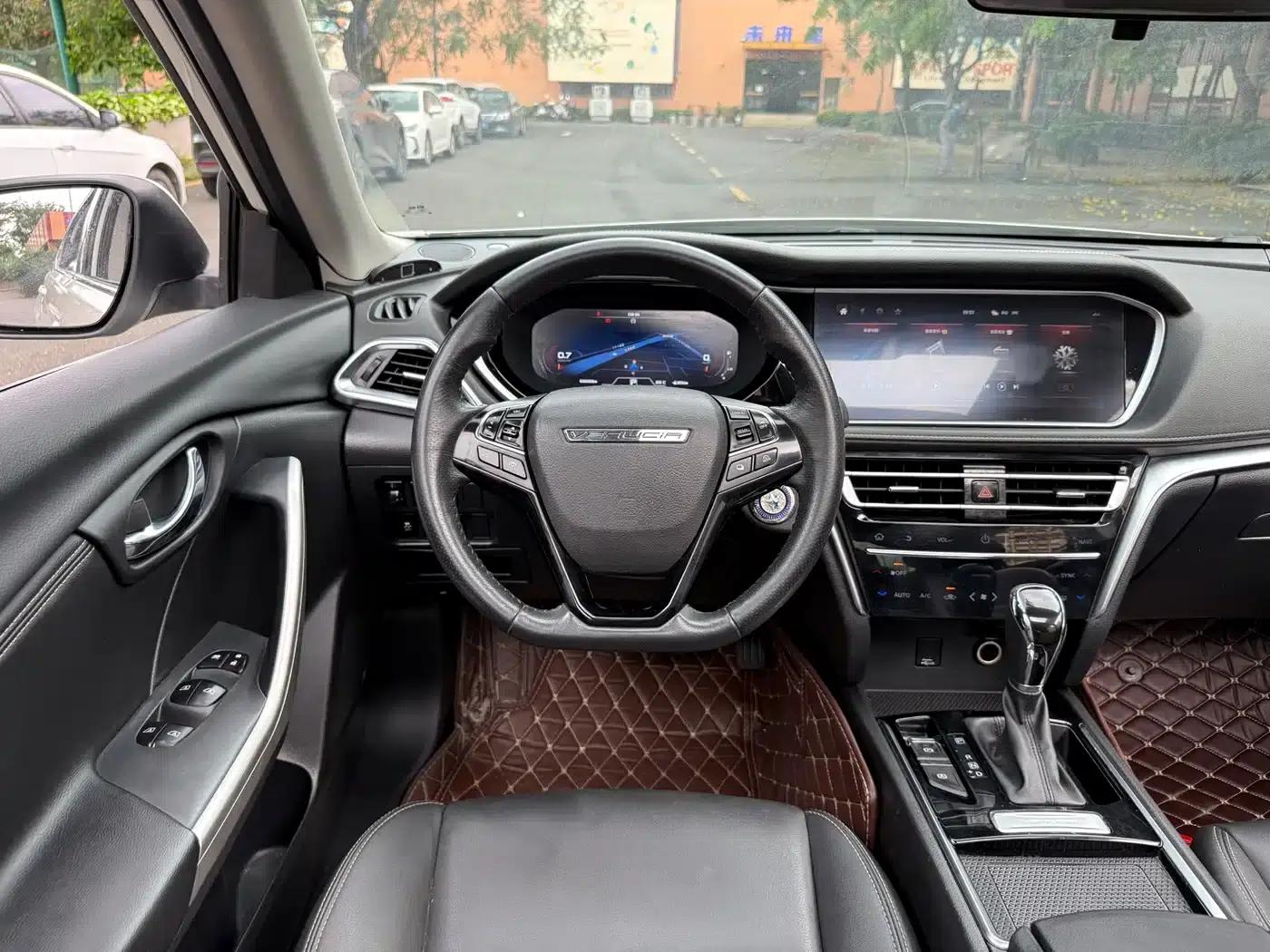 Venucia T90 2021 260T Mild Hybrid Automatic Intelligent Connectivity Edition — миниатюра 15