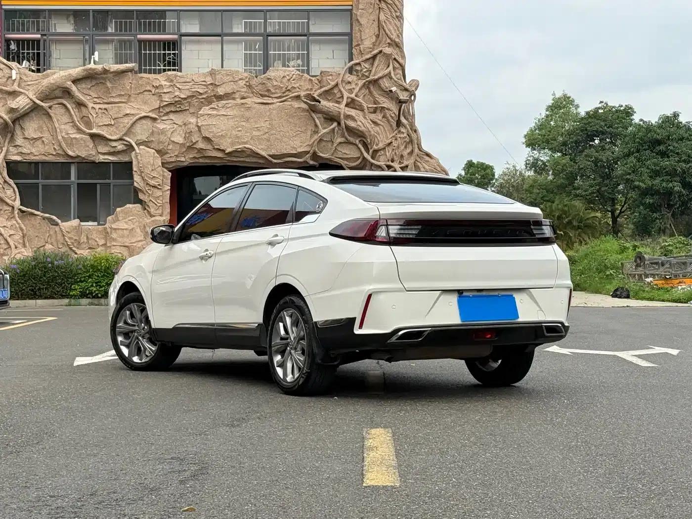 Venucia T90 2021 260T Mild Hybrid Automatic Intelligent Connectivity Edition — миниатюра 3