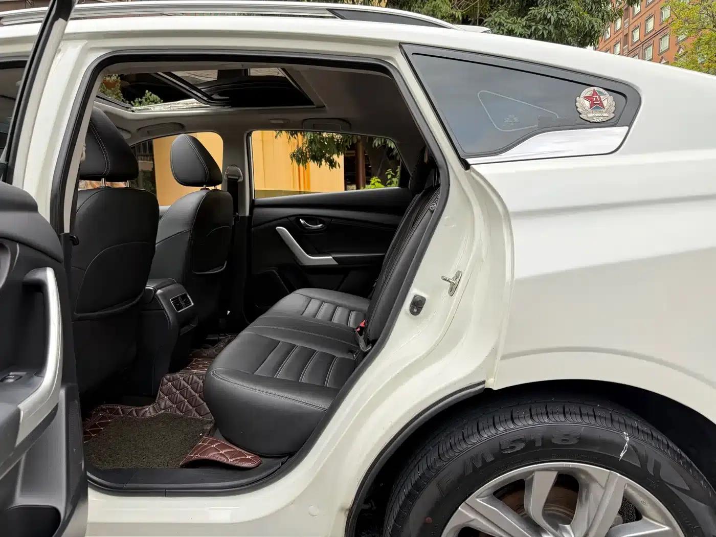 Venucia T90 2021 260T Mild Hybrid Automatic Intelligent Connectivity Edition — миниатюра 7