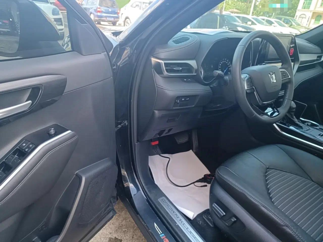 Toyota Crown Kluger 2023 2.5L HEV Four-Wheel Drive Luxury Edition — миниатюра 18