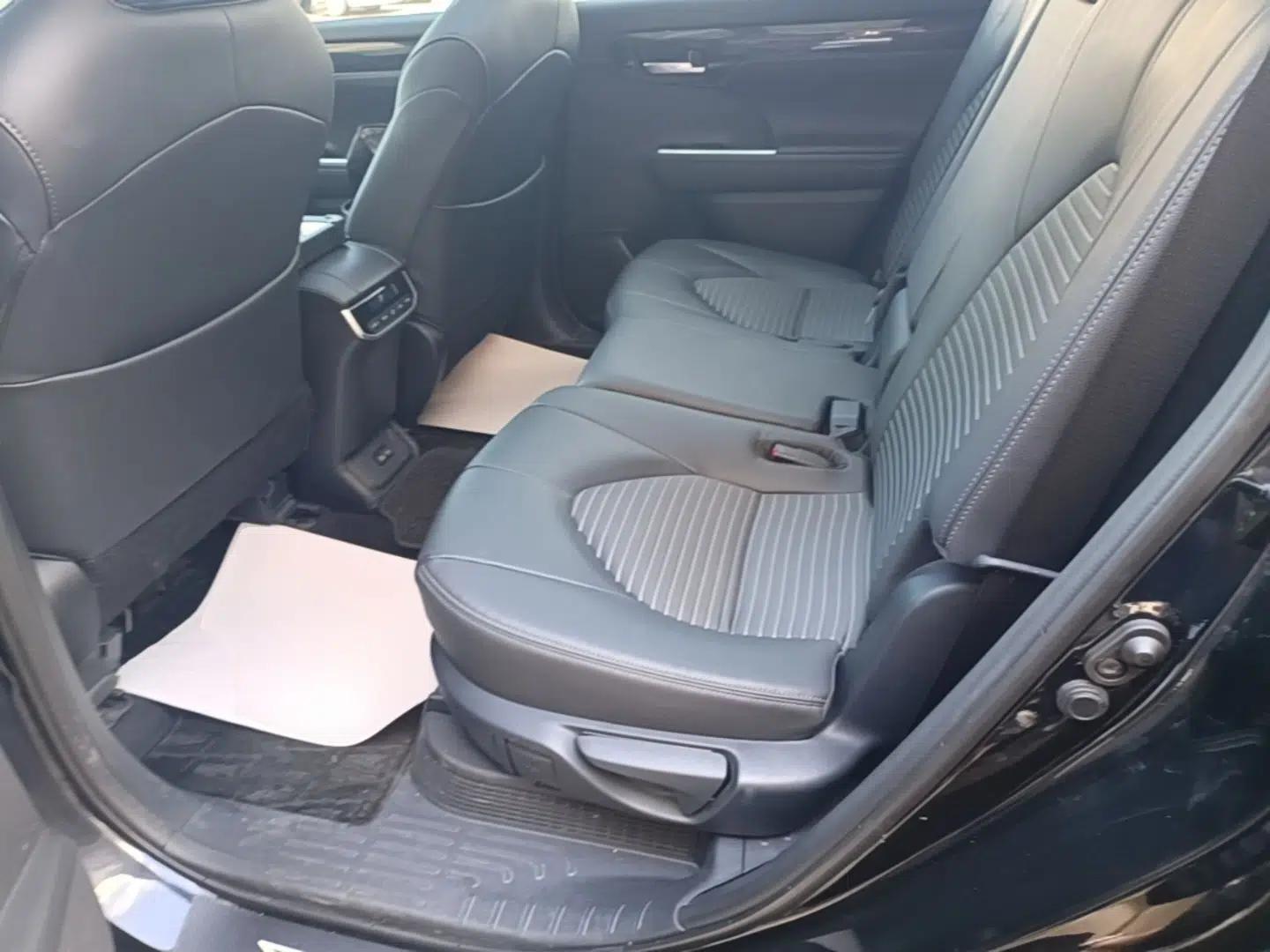 Toyota Crown Kluger 2023 2.5L HEV Four-Wheel Drive Luxury Edition — миниатюра 20