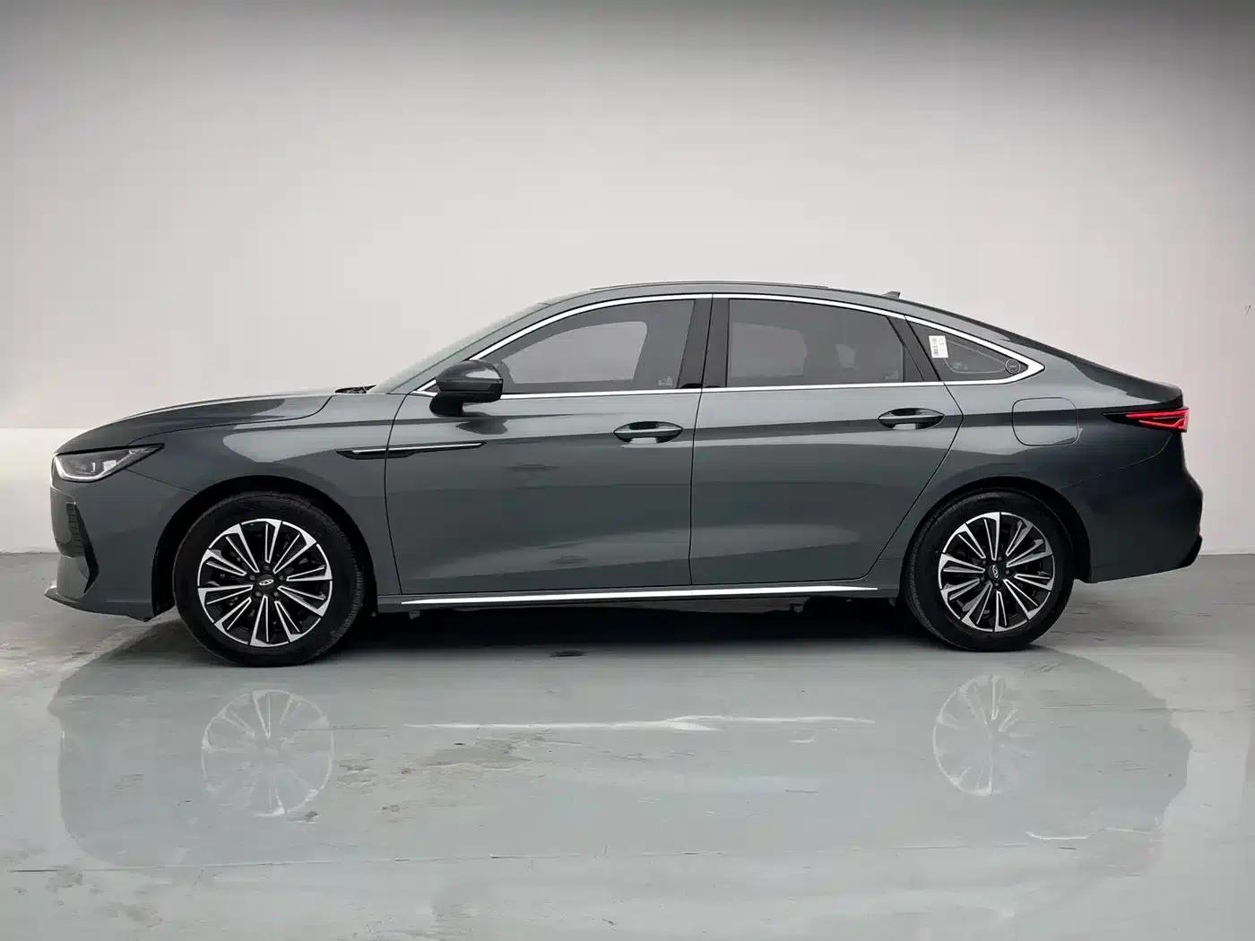Fengyun A8L 2025 1.5TGDI Comfort Model (145km/h) — миниатюра 9