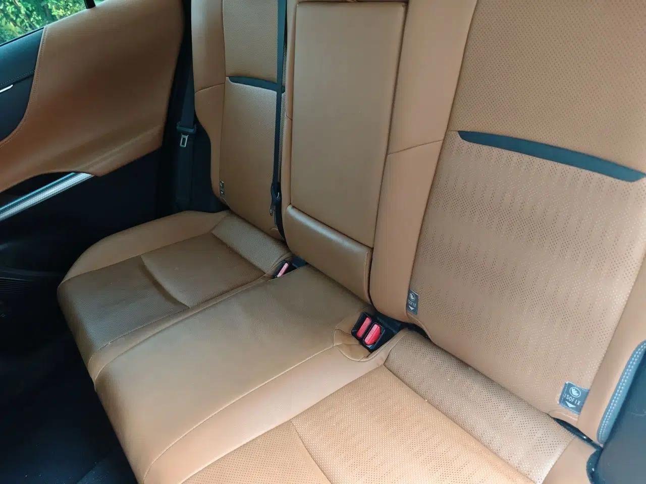 Toyota Venza 2022 Dual-Engine 2.5L CVT Two-Wheel Drive Prestige Edition — миниатюра 17