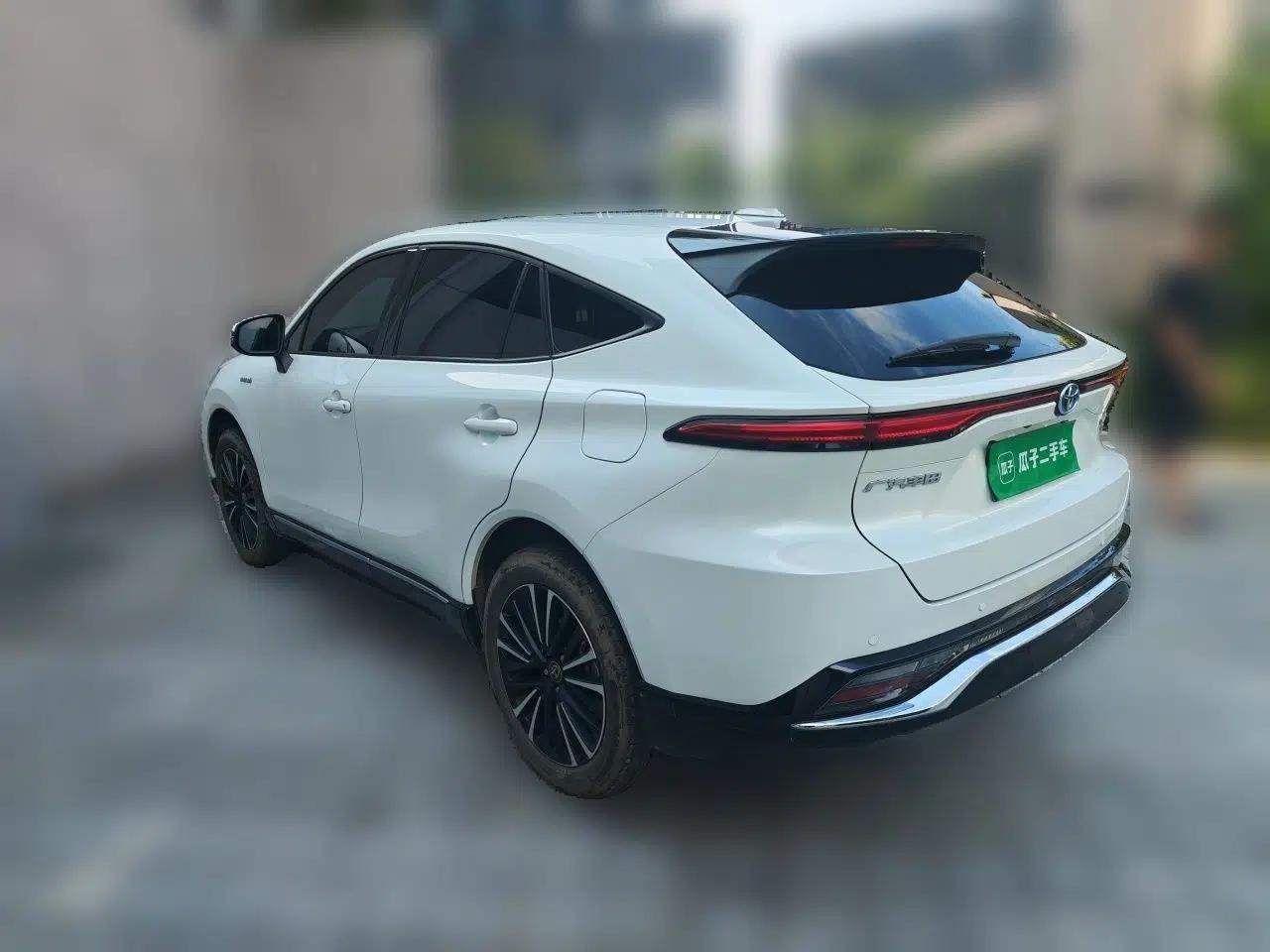 Toyota Venza 2022 Dual-Engine 2.5L CVT Two-Wheel Drive Prestige Edition — миниатюра 4