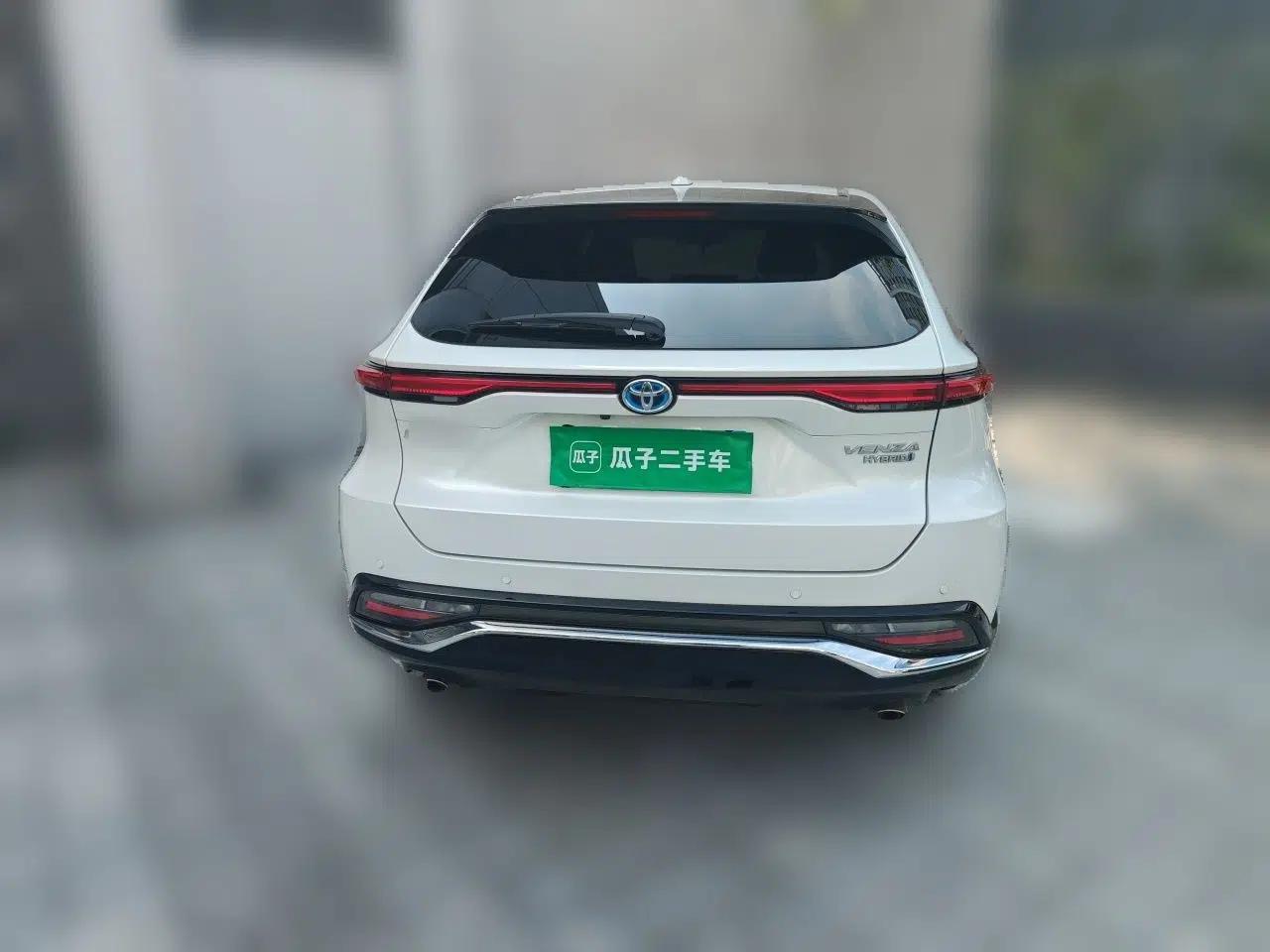 Toyota Venza 2022 Dual-Engine 2.5L CVT Two-Wheel Drive Prestige Edition — миниатюра 5