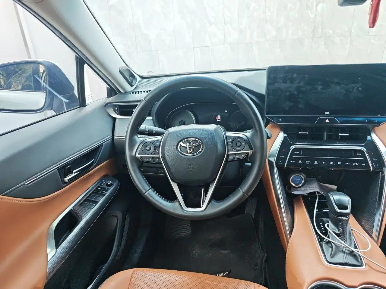 Toyota Venza 2022 Dual-Engine 2.5L CVT Two-Wheel Drive Prestige Edition — миниатюра 10