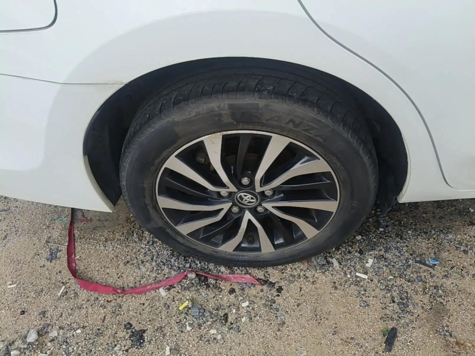 Toyota Corolla Hybrid E+ 2019 1.8L E-CVT Leading Edition — миниатюра 11