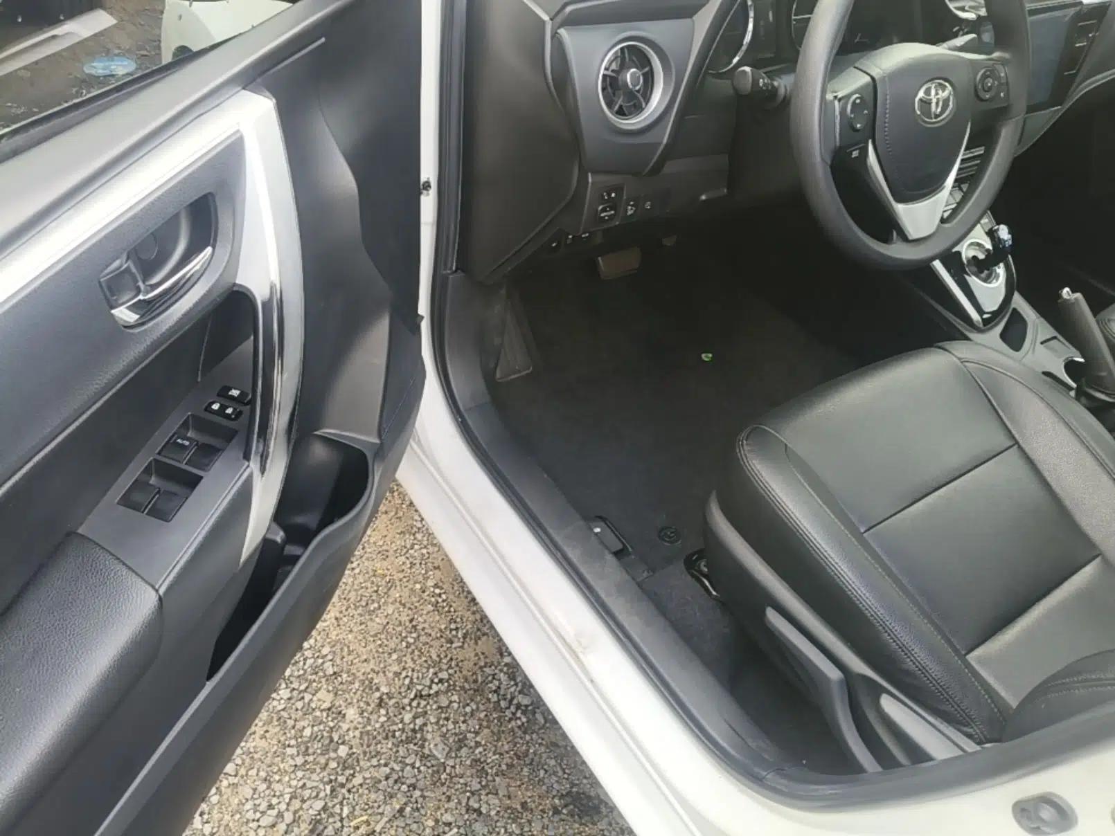 Toyota Corolla Hybrid E+ 2019 1.8L E-CVT Leading Edition — миниатюра 18