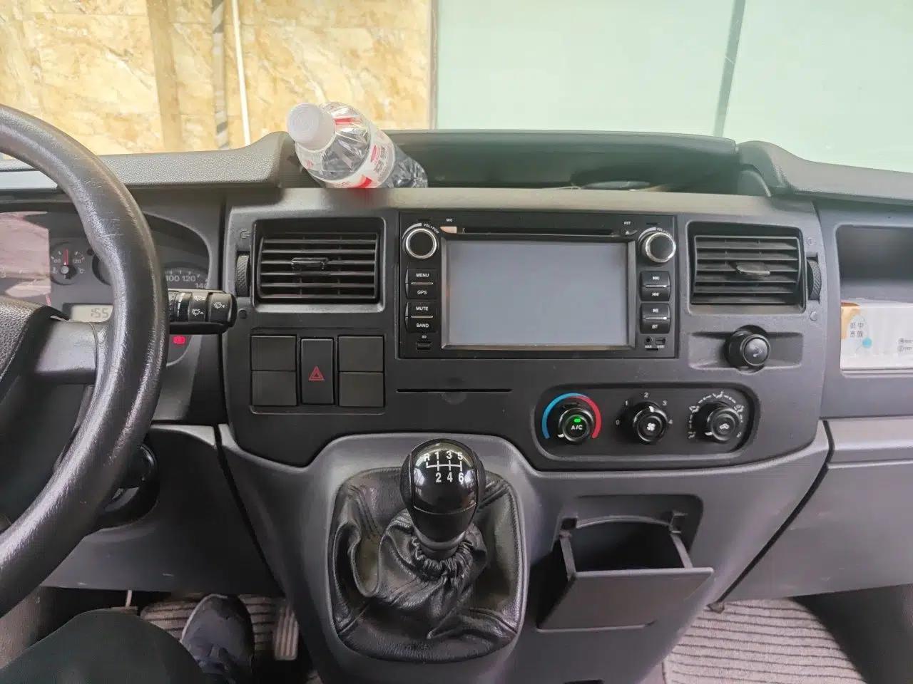 Ford Transit Custom 2016 2.2T Short-Wheelbase 6-Seater Mid-Roof Multi-Purpose Vehicle — миниатюра 13