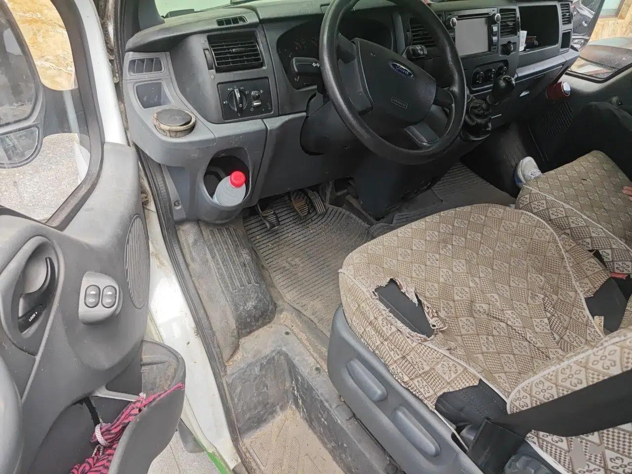 Ford Transit Custom 2016 2.2T Short-Wheelbase 6-Seater Mid-Roof Multi-Purpose Vehicle — миниатюра 16