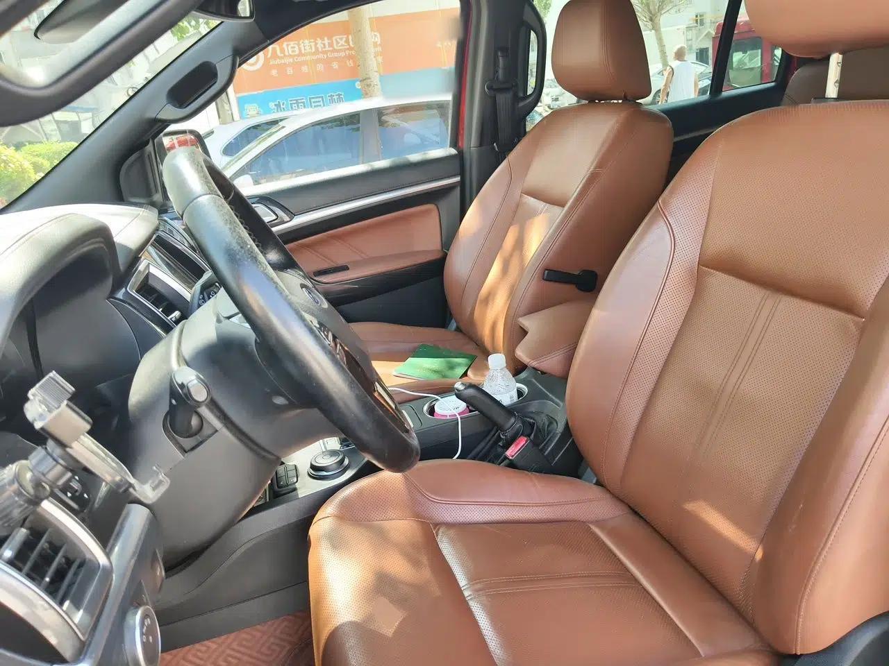 Ford Everest 2019 2.0T Gasoline Automatic 4x4 Flagship Edition 7 Seats — миниатюра 15