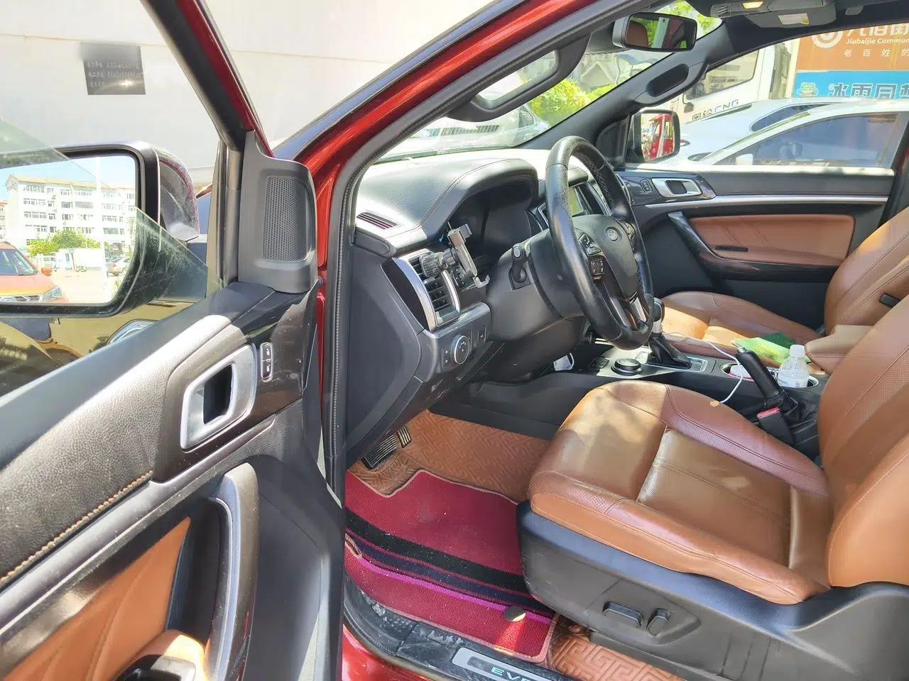 Ford Everest 2019 2.0T Gasoline Automatic 4x4 Flagship Edition 7 Seats — миниатюра 16